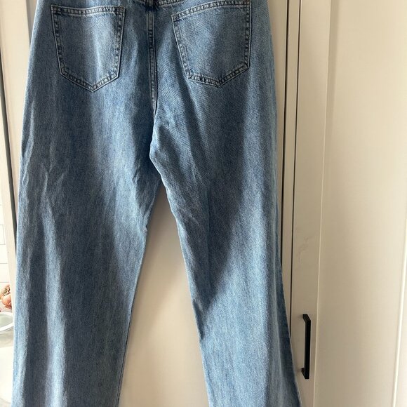 NEW WITH TAGS Pink Bow Jeans (mid waist wide leg) - Picture 2 of 4